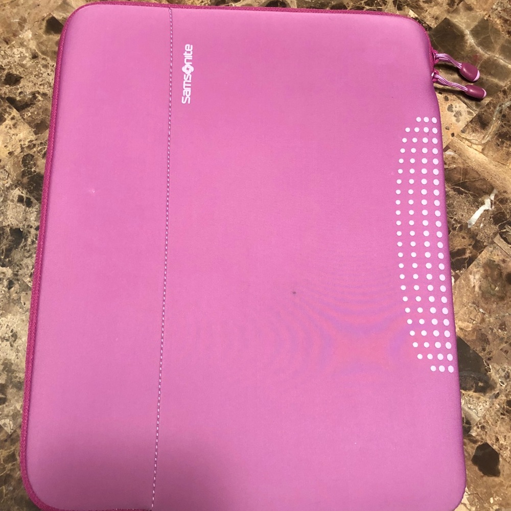 Laptop carrying case